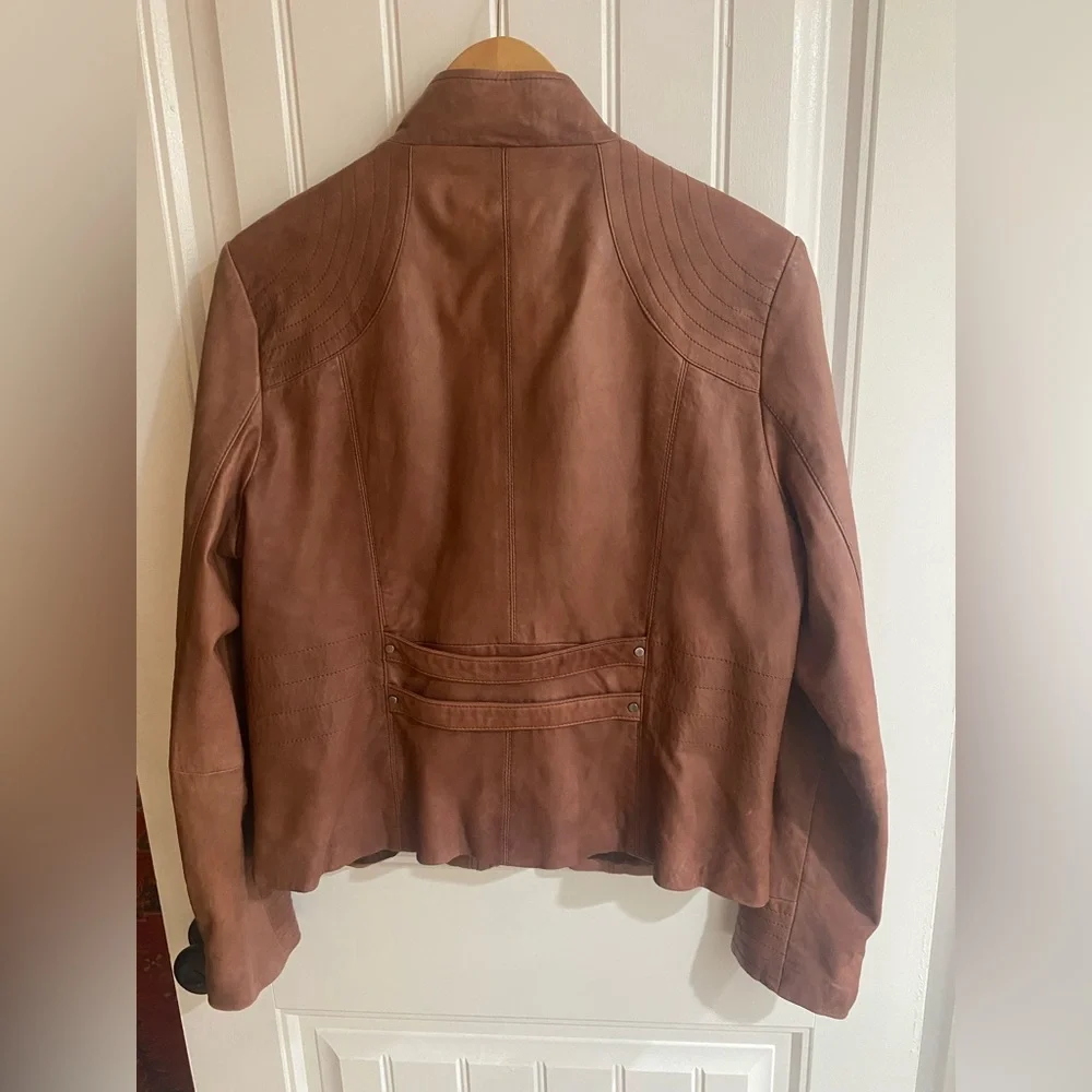 Bernardo Women's Tan/coffee with a hint of cream Leather Jacket - Picture 6 of 14